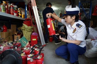 筑牢防火安全門,溫州消防聯合市場監管突擊檢查消防產品質量